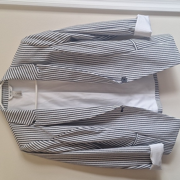 WHBM Striped Blazer and Shorts Set size 4 - Picture 3 of 10